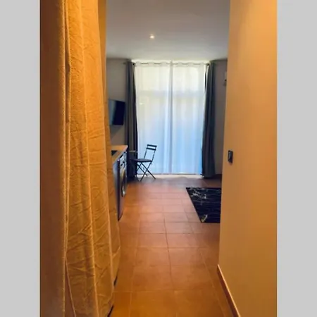 équipé à 30m De La Miomo,cap-corse,5mn De Bastia,parking Privé Santa-Maria-di-Lota