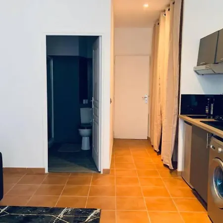 équipé à 30m De La Miomo,cap-corse,5mn De Bastia,parking Privé