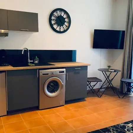 équipé à 30m De La Miomo,cap-corse,5mn De Bastia,parking Privé *