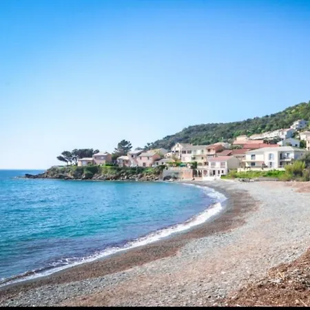 équipé à 30m De La Miomo,cap-corse,5mn De Bastia,parking Privé